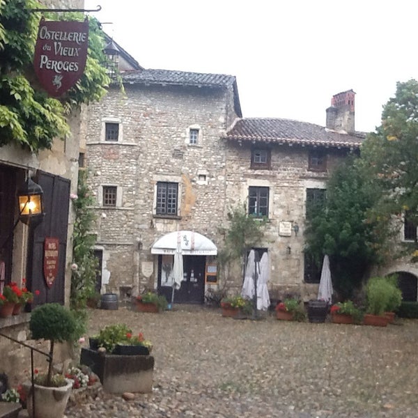 9/19/2014 tarihinde Andrew L.ziyaretçi tarafından Hostellerie Du Vieux Perouges'de çekilen fotoğraf