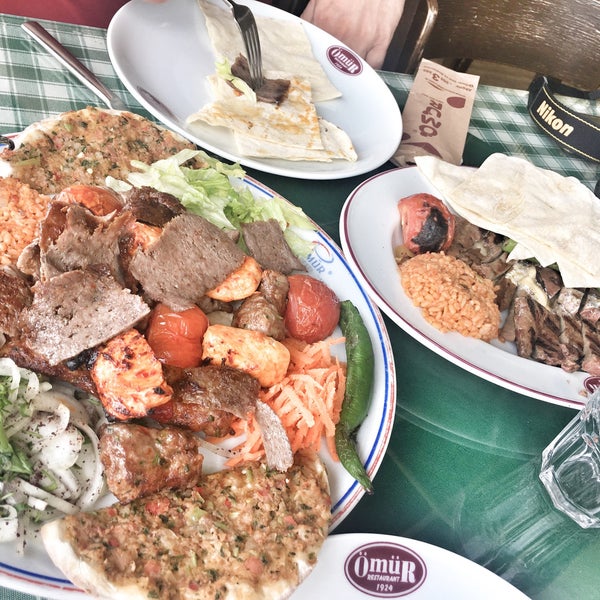 5/1/2017에 💕Gulcan💕 .님이 Ömür Restaurant에서 찍은 사진