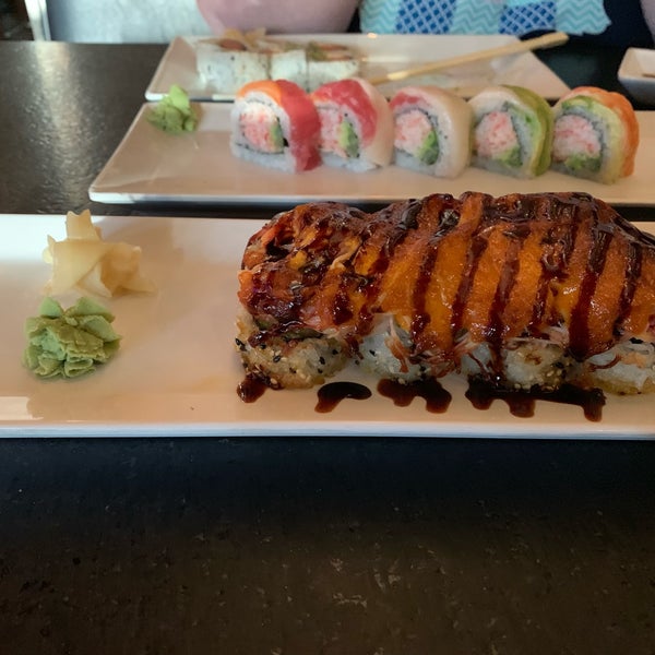 5/8/2019 tarihinde Corey O.ziyaretçi tarafından Sushi Axiom Addison'de çekilen fotoğraf