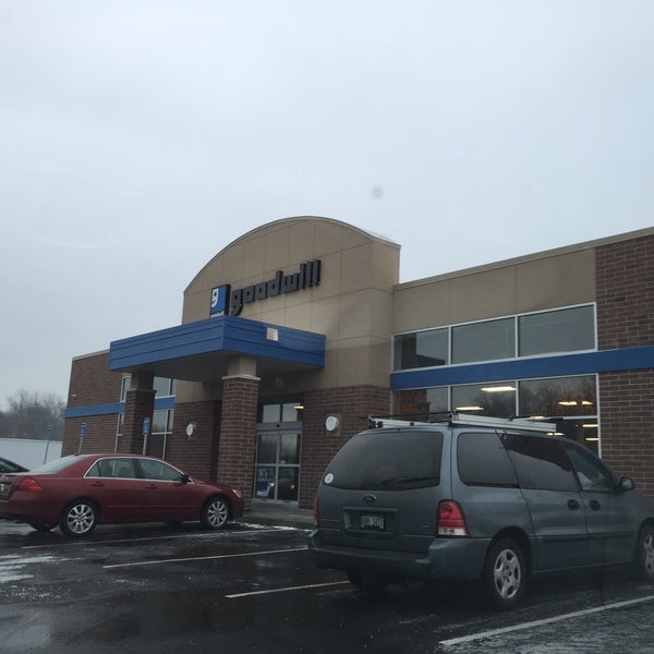 Goodwill Knapp North Northeast Grand Rapids 2345 East Beltline SE