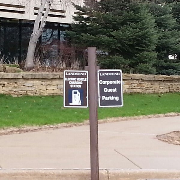 Lands' End Corporate Office 3 tips from 218 visitors