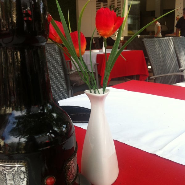 5/5/2013にАлия Х.がÇekmen Restaurantで撮った写真
