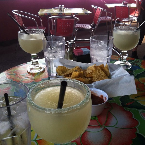 Photo prise au Texican Cafe Manchaca par Widgeon H. le4/27/2014