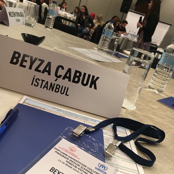 Foto diambil di Mövenpick Hotel Istanbul oleh Beyza Ç. pada 4/23/2019
