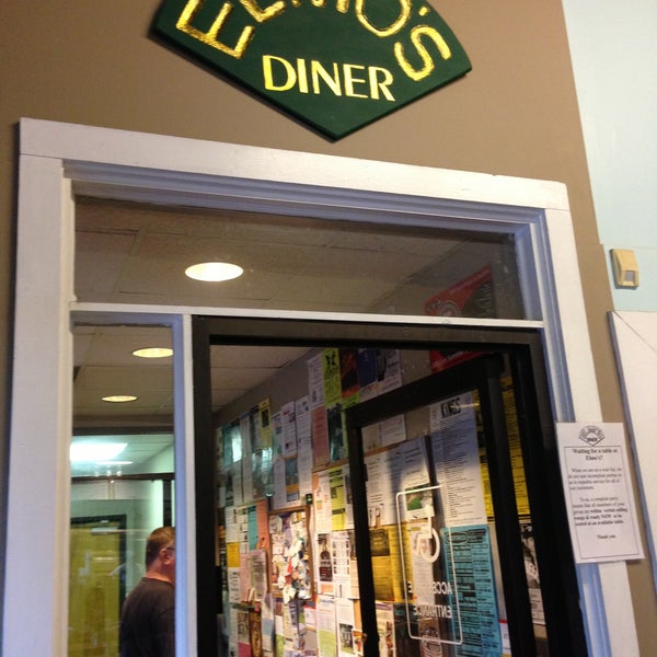 Photo taken at Elmo&#39;s Diner by Charlotte B. on 4/28/2013