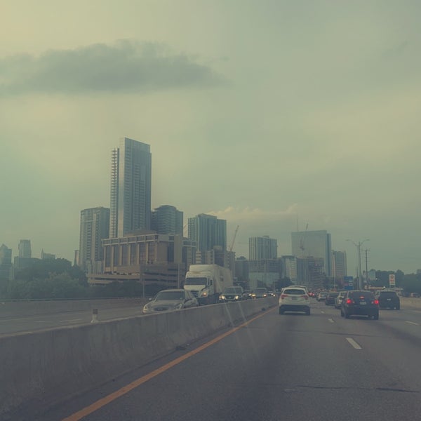 รูปภาพถ่ายที่ Downtown Austin โดย I’m Yousef ✨ เมื่อ 9/3/2022