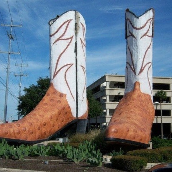 Foot Locker 236 visitors