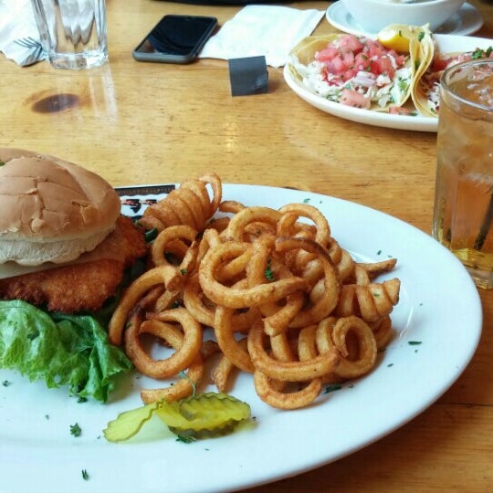 Photo taken at Twisted Fish Company Alaskan Grill by Annie L. on 5/21/2015
