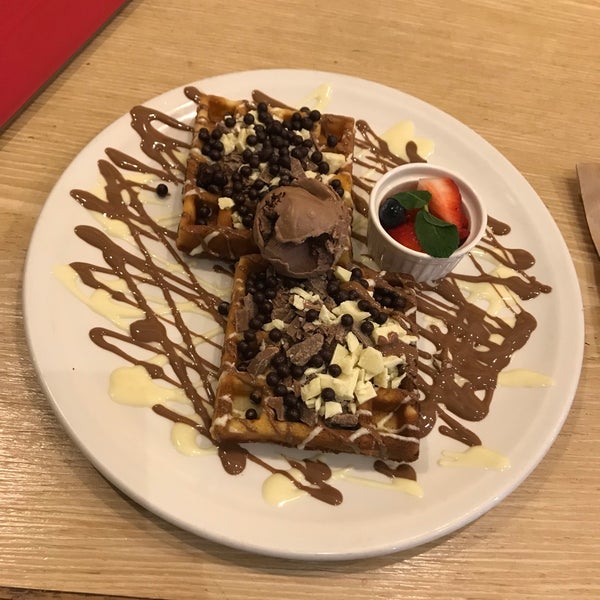 I feel so frustrated. The waffles are not even warm and are rather dry. They didn’t have vanilla ice cream. Choco was not tasty...builders were passing by the tables!! Awful experience...