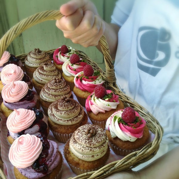 Photo taken at Wir Machen Cupcakes by Shallow I. on 7/13/2013