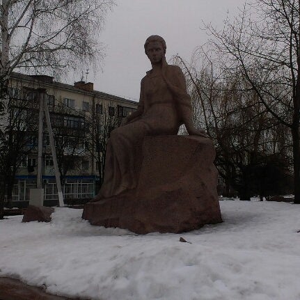Памятник леси украинки в москве сегодня