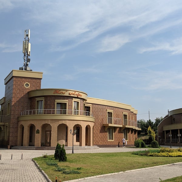 Кафе монарх сорочинск