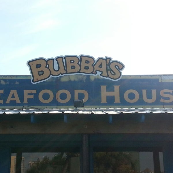 Foto scattata a Bubba&#39;s Seafood House da Steve Z. il 7/4/2014