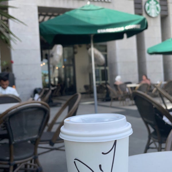 รูปภาพถ่ายที่ Starbucks โดย D7 🌴. เมื่อ 12/5/2021