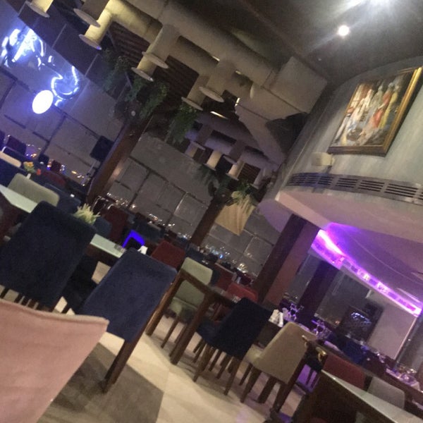 Foto tomada en Assi restaurant  por Zainab H. el 9/29/2019