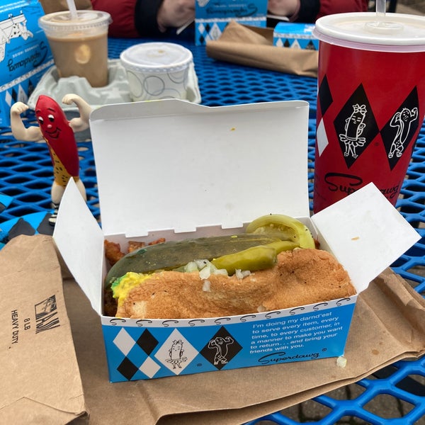 Das Foto wurde bei Superdawg Drive-In von Heather G. am 3/17/2021 aufgenommen