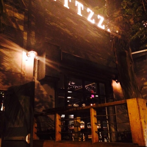 11/30/2014にMichelle Marie P.がIronside Pizzaで撮った写真