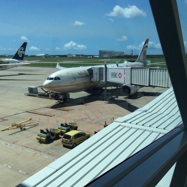 Снимок сделан в Brisbane Airport International Terminal пользователем Paul W. 3/1/2015