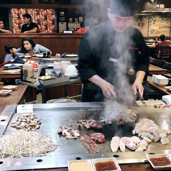 Foto diambil di Sakura Japanese Steak, Seafood House &amp; Sushi Bar oleh Nasser pada 8/16/2019
