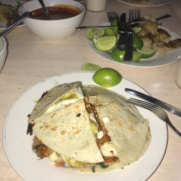 El Fogón Zona Esmeralda Local de tacos