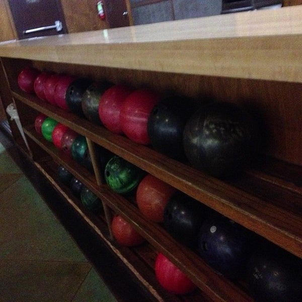 Photo taken at Highland Lanes by Soozie S. on 11/24/2012