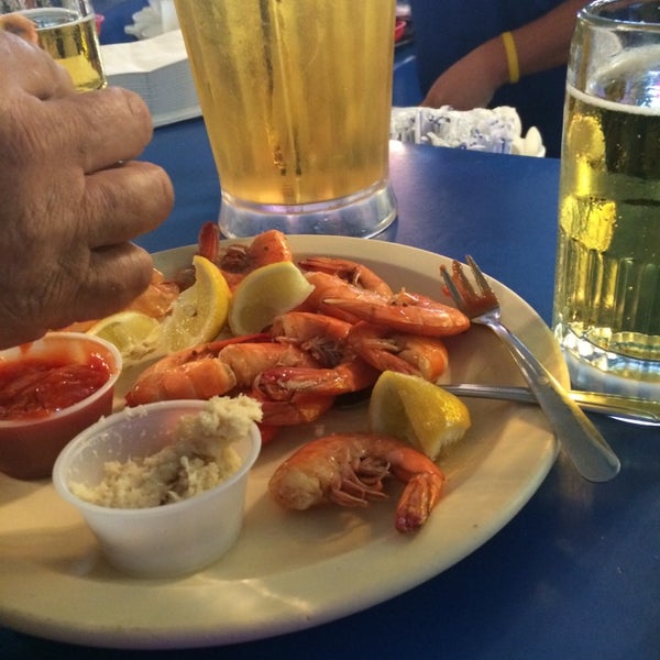 Das Foto wurde bei Pacific Star Restaurant &amp; Oyster Bar - Austin von Soozie S. am 8/3/2014 aufgenommen