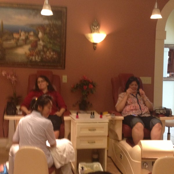 Ann's Nails & Spa At Quarry Village Uptown Broadway 8 tips