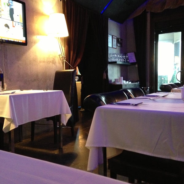 4/19/2013 tarihinde Dima B.ziyaretçi tarafından Ресторан Offside'de çekilen fotoğraf