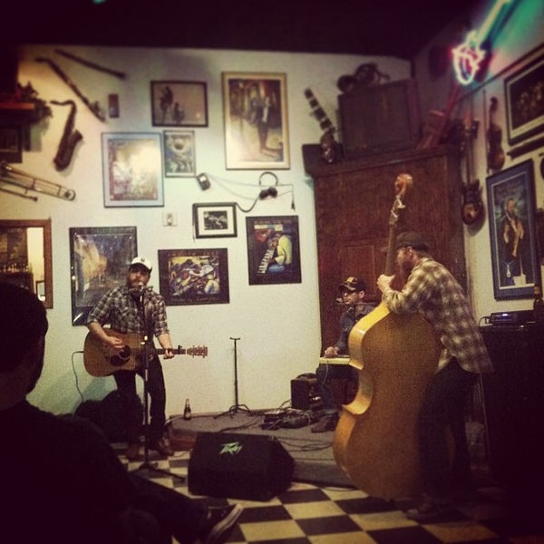 4/12/2013에 cat5 m.님이 Logon Cafe &amp; Pub에서 찍은 사진