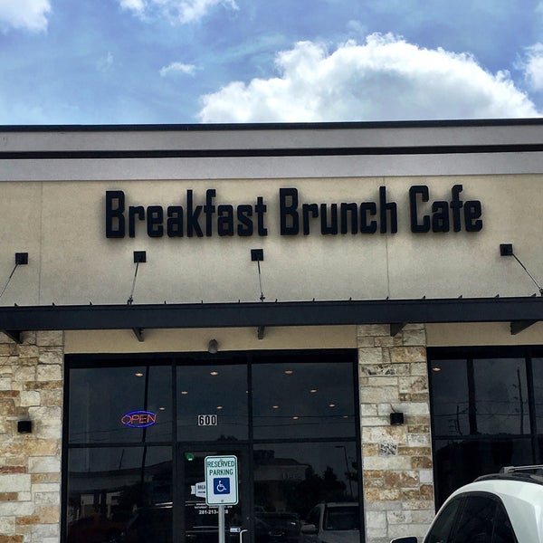 Photo taken at Breakfast Brunch Cafe by Margie K. on 7/5/2016