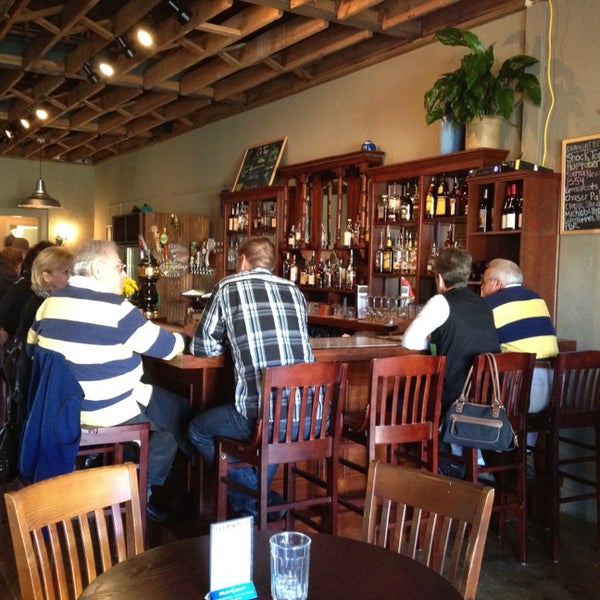 Photo taken at Father Tom&#39;s Pub by Jennifer F. on 3/3/2013
