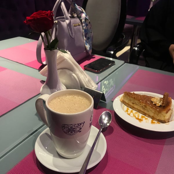Foto diambil di Café_et_dessert oleh Sara M✨ .. pada 8/16/2019