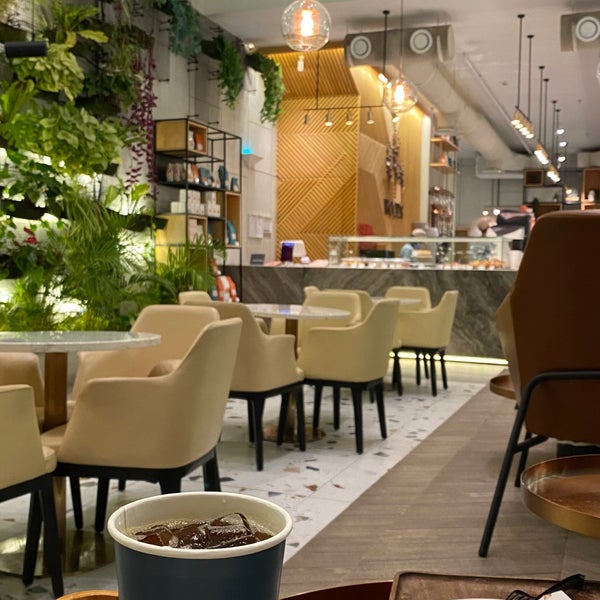 5/12/2024 tarihinde Abdul Lattifziyaretçi tarafından WOODS Café &amp; Roastery | مقهى ومحمصة وودز'de çekilen fotoğraf
