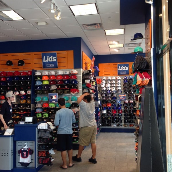 Lids - Accessories Store in Estero