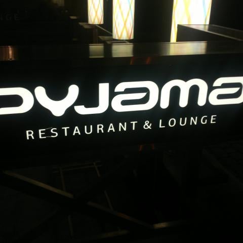 3/7/2013 tarihinde Дарья d.ziyaretçi tarafından Pyjama restaurant &amp; lounge'de çekilen fotoğraf
