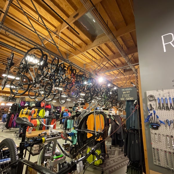 REI Sporting Goods Retail in Rancho Cucamonga