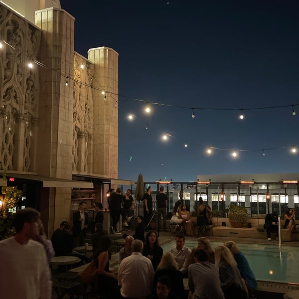 Foto scattata a Upstairs Rooftop Lounge at Ace Hotel da Nader il 8/27/2022
