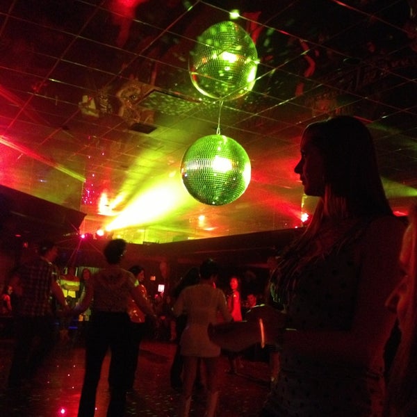 Foto diambil di AXIS Nightclub oleh Lisa V. pada 3/22/2013