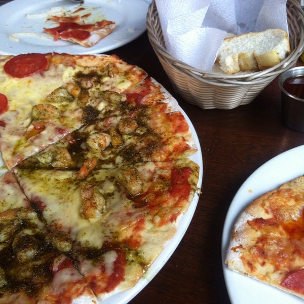 Das Foto wurde bei La Taula - Pizzas a la Leña von Carlos Alberto B. am 8/10/2013 aufgenommen