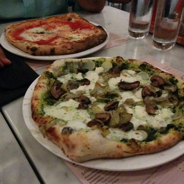 3/22/2014 tarihinde Roush A.ziyaretçi tarafından Michael&#39;s Pizzeria'de çekilen fotoğraf