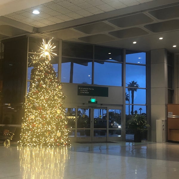 รูปภาพถ่ายที่ San Diego International Airport (SAN) โดย A . เมื่อ 11/29/2019