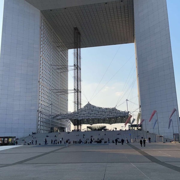 รูปภาพถ่ายที่ Meliá La Défense Paris โดย Yasser_9 เมื่อ 10/10/2021