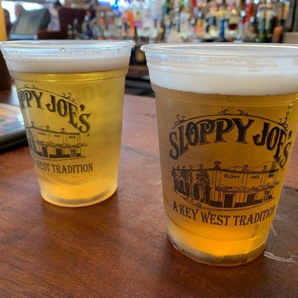 รูปภาพถ่ายที่ Sloppy Joe&#39;s Bar โดย Paul W. เมื่อ 9/7/2023