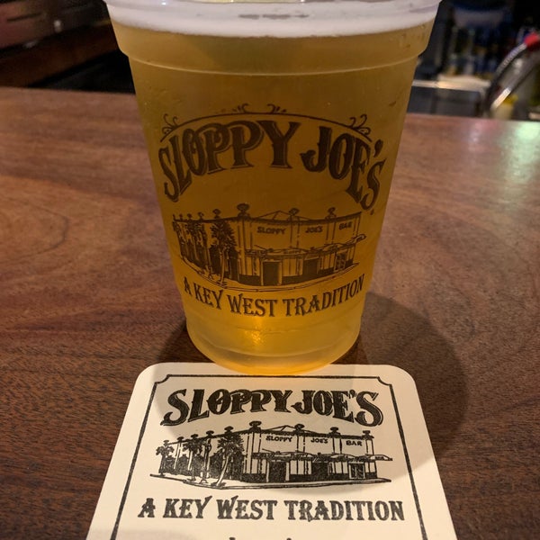 รูปภาพถ่ายที่ Sloppy Joe&#39;s Bar โดย Paul W. เมื่อ 9/6/2023