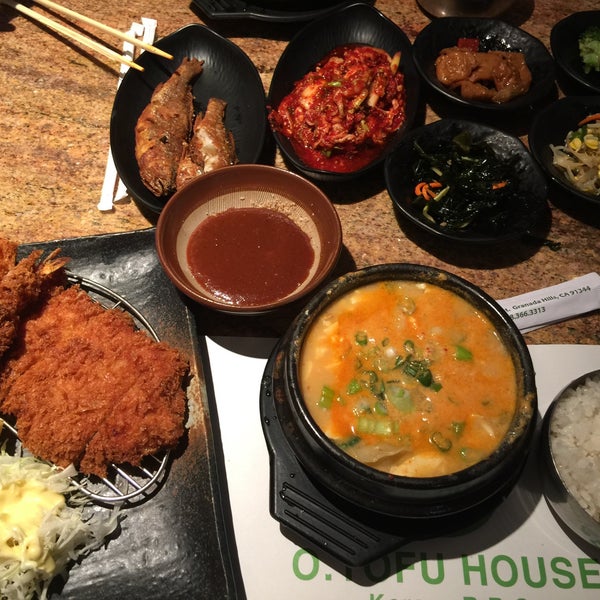 Снимок сделан в O. Tofu House Korean BBQ пользователем Melanie C. 11/26/2017