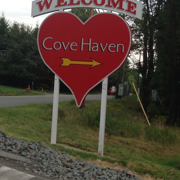 Das Foto wurde bei Cove Haven Entertainment Resorts von Mikee am 8/19/2013 aufgenommen