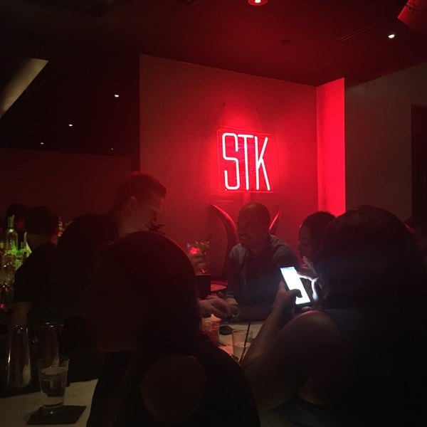 9/25/2016 tarihinde Sarah P.ziyaretçi tarafından STK Steakhouse'de çekilen fotoğraf