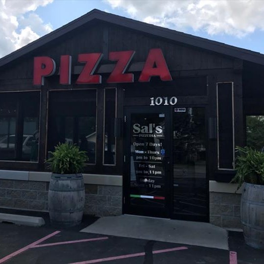 7/23/2018 tarihinde Sal Vitale&#39;s Italian Restaurant And Pizzeriaziyaretçi tarafından Sal Vitale&#39;s Italian Restaurant And Pizzeria'de çekilen fotoğraf