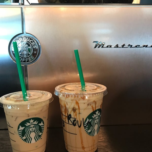 Foto diambil di Starbucks oleh 🆑 pada 6/24/2019