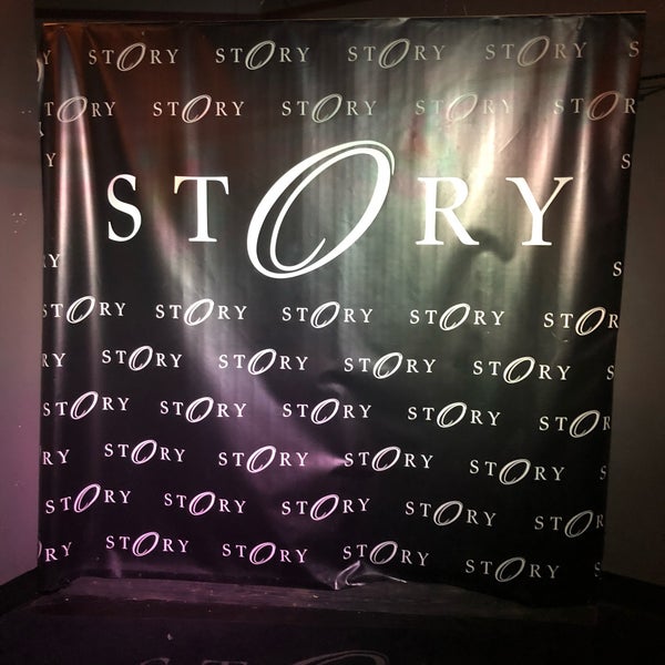 Снимок сделан в STORY Nightclub пользователем Ofi 12/22/2019